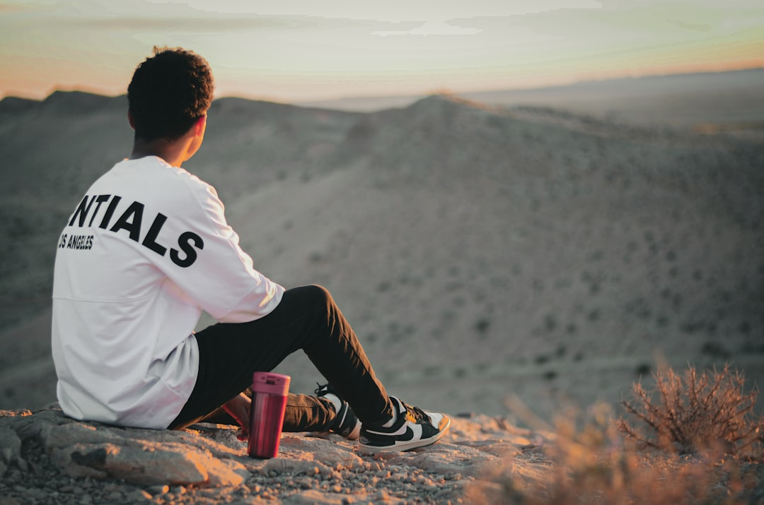 A luminous, futuristic depiction of a human brain with multiple vibrant, interconnected energy streams and stylized molecular structures converging and intensifying, symbolizing advanced nootropic stacks creating peak synergistic mental performance.